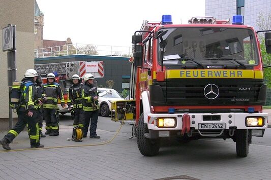 FW-EN: Hattinger Feuerwehr seit dem frühen Morgen mehrfach im Einsatz