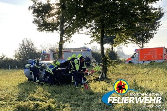 FW-MG: Drei Verletzte nach Verkehrsunfall
